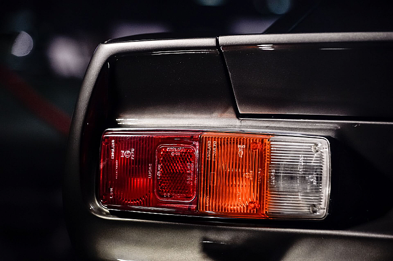 Aston Martin V8 Series III Coupe