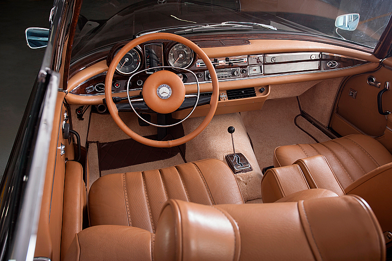 Mercedes-Benz MB 220 SE