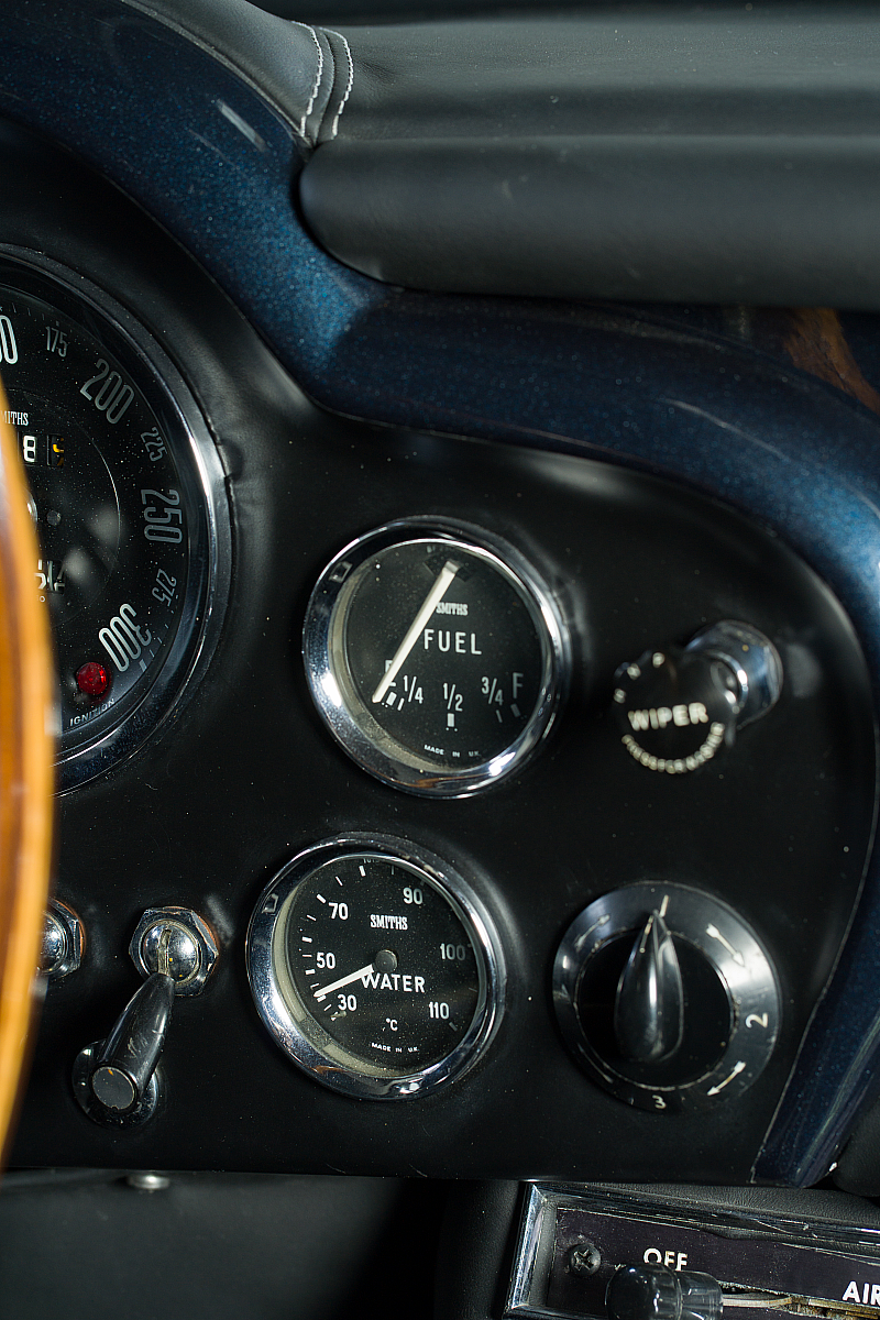 Aston Martin DB6