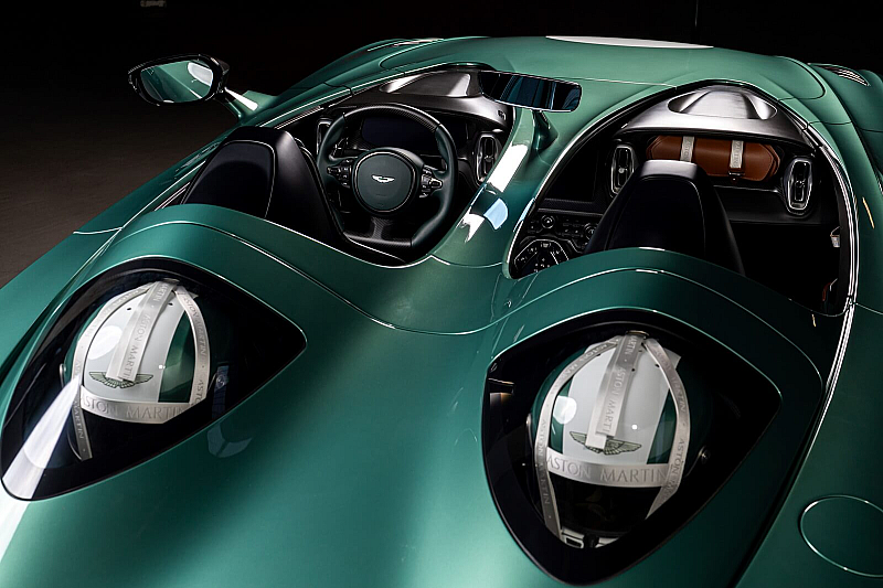 Aston Martin V12 Speedster