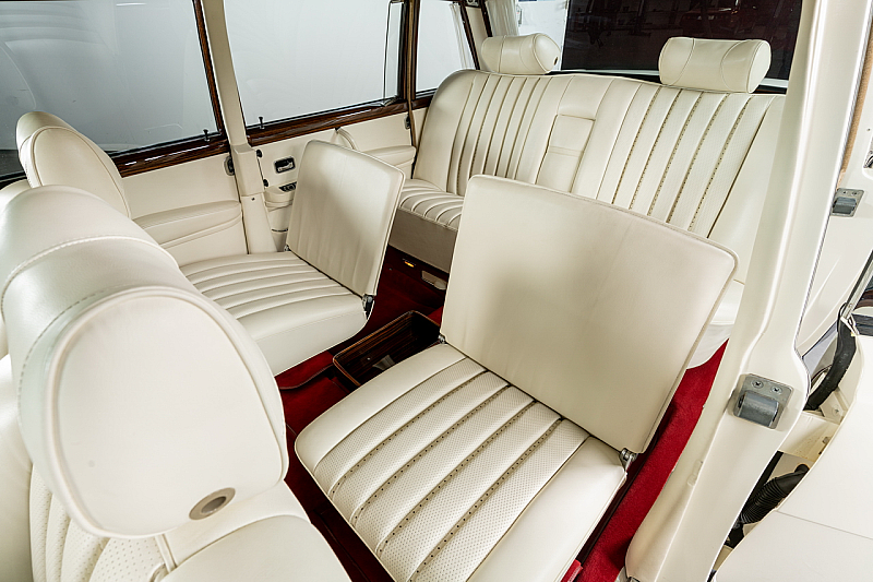 Mercedes-Benz 600 Pullman "Lebedele albe"