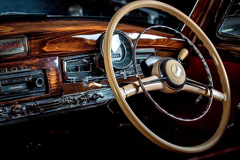 Mercedes-Benz 300 Saloon